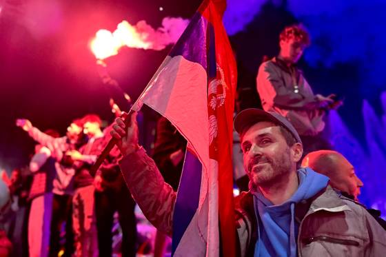 Serbia: Students and citizens successfully lead democratic transition